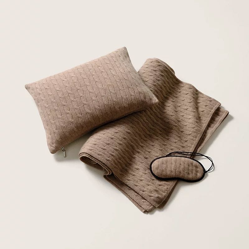 Iconic Cable Cashmere Travel Gift Set