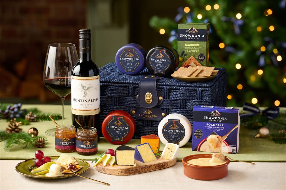 Cheese & Wine Wicker Hamper