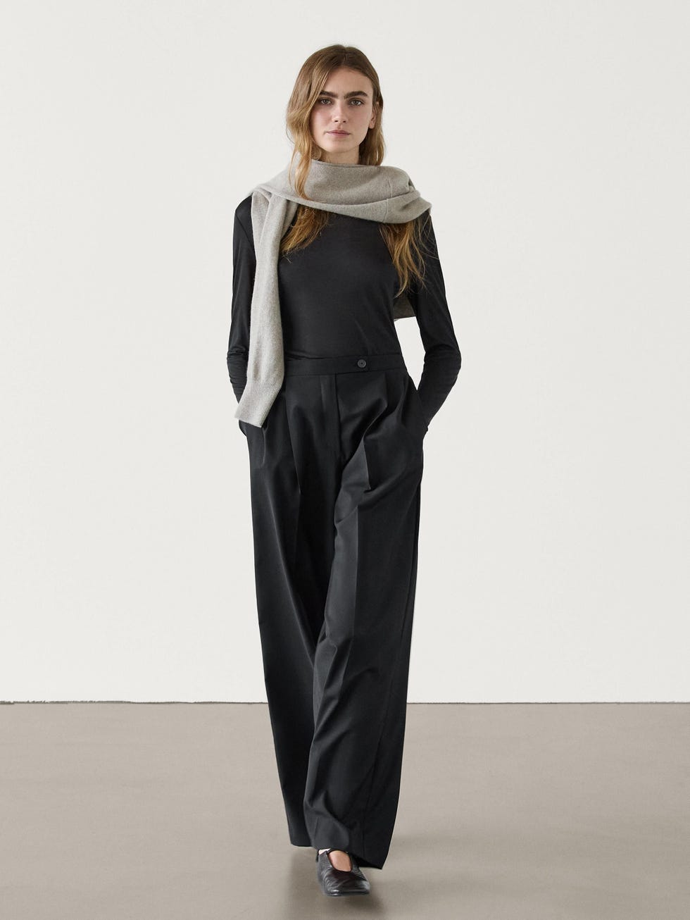 Straight-Leg Trousers with Darts in Cold Wool