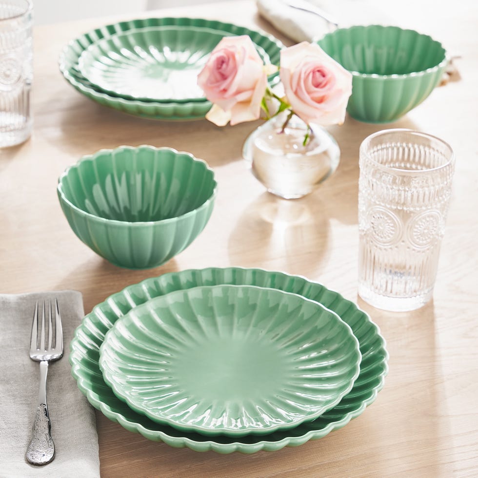 The Pioneer Woman Colette Scallop Green 12-Piece Stoneware Dinnerware Set