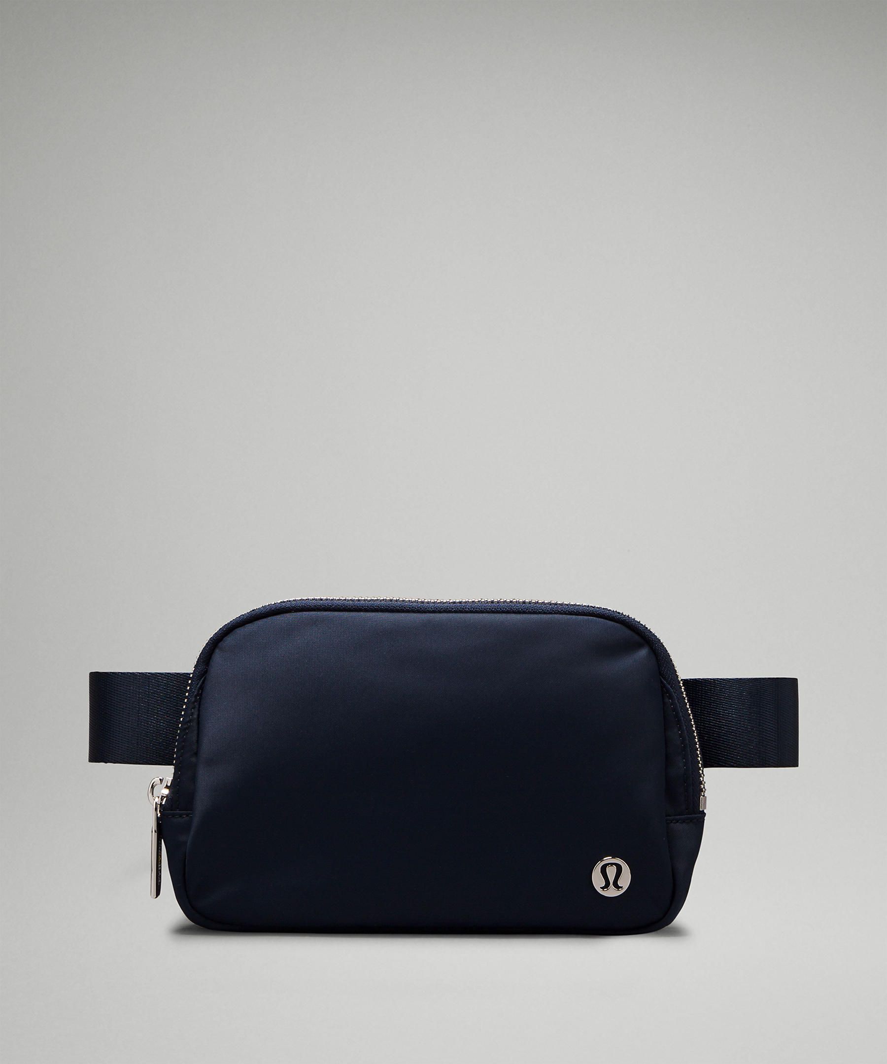 Store lululemon everywhere belt bag black