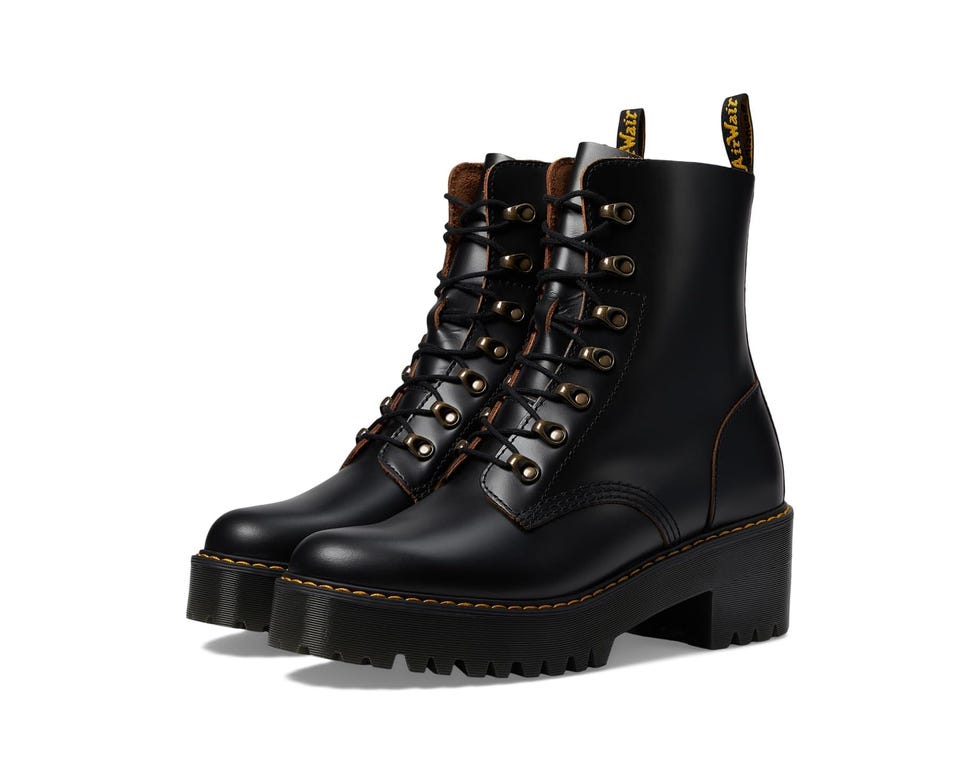 Leona 7 Hook Boot