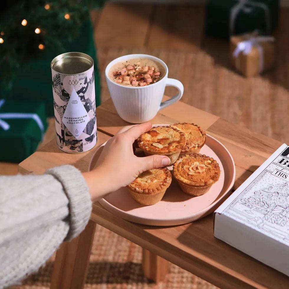 The Mince Pies & Hot Chocolate