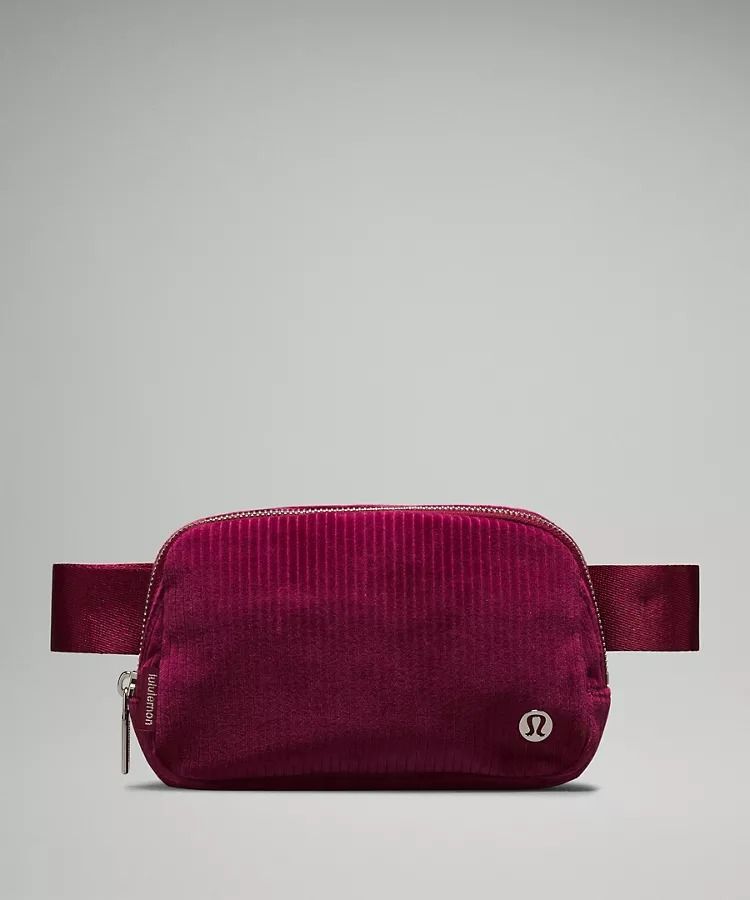 Lululemon Everywhere belt online bag rose black