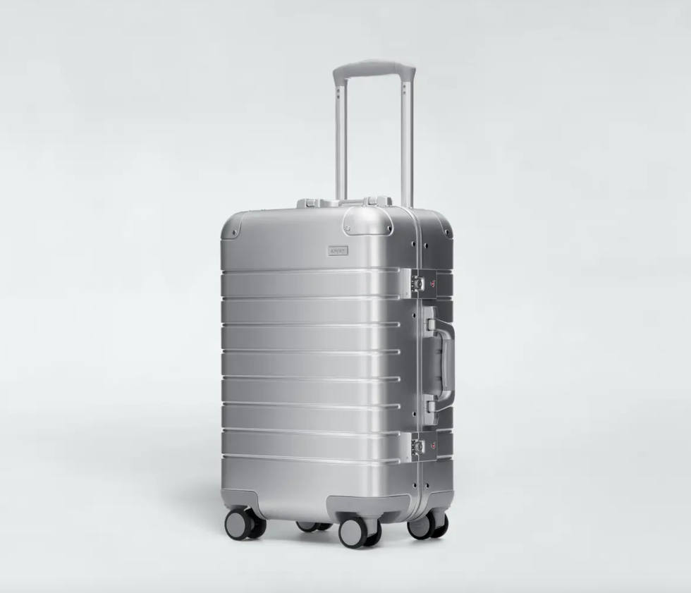 The aluminum hand luggage