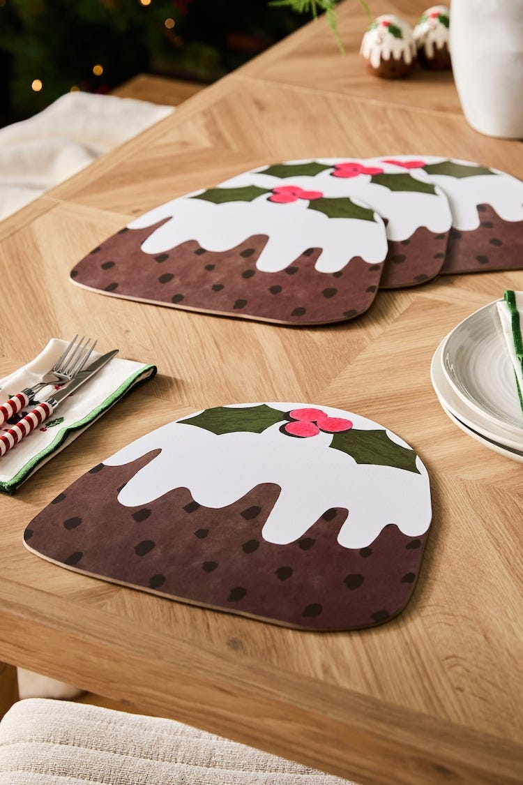 Set of 4 Natural Christmas Pudding Shaped Placemats