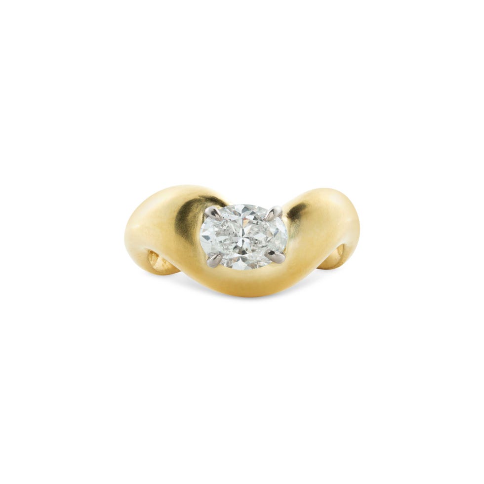 Oval Diamond Wave Satin Ring