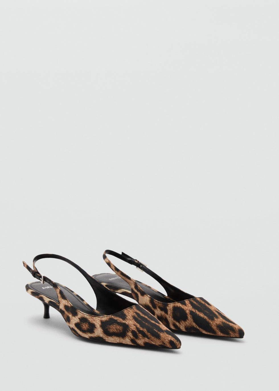 Leopard-print heeled shoes