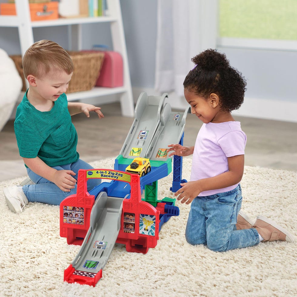 Go! Go! Smart Wheels 4-in-1 Zig-Zag Raceway