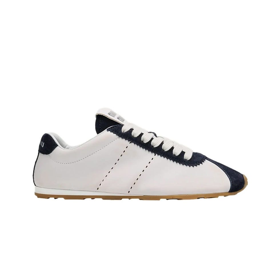 Low-Top Sneaker