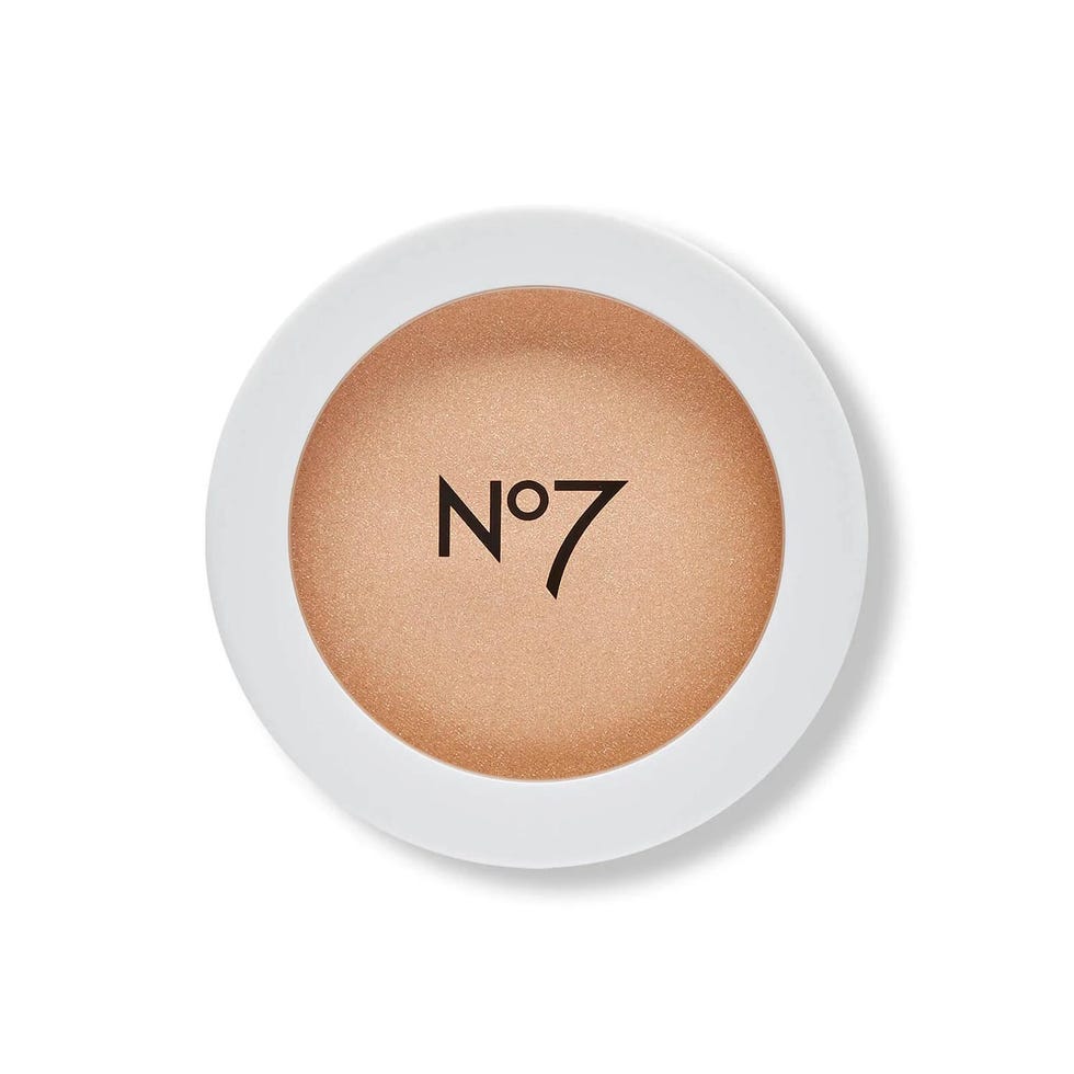 Illuminating Pressed Highlighting Powder