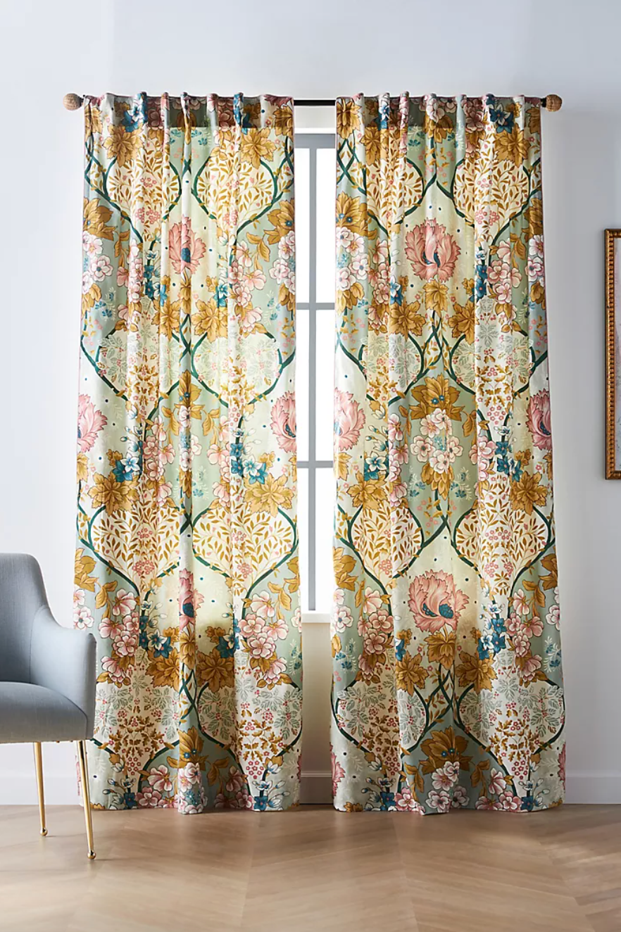 Besiana Curtain