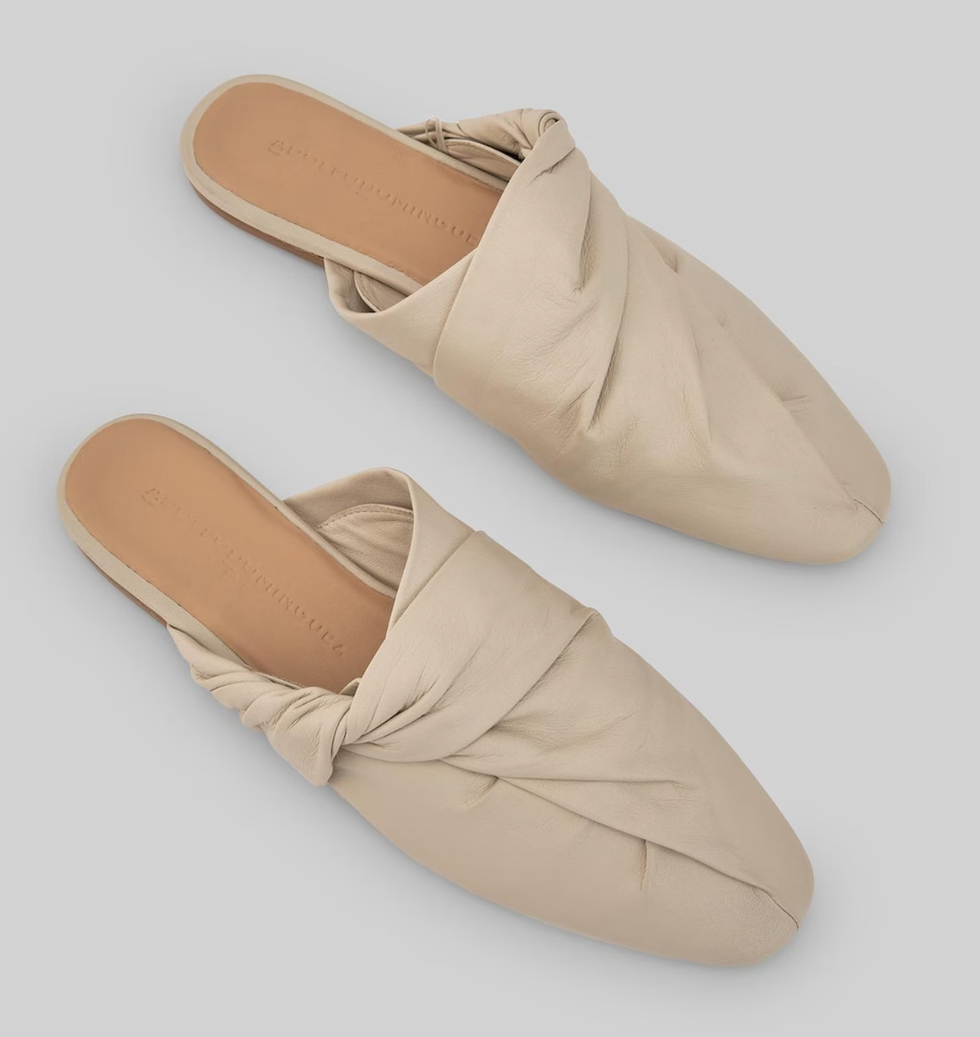Mules de mujer de punta cuadrada en piel