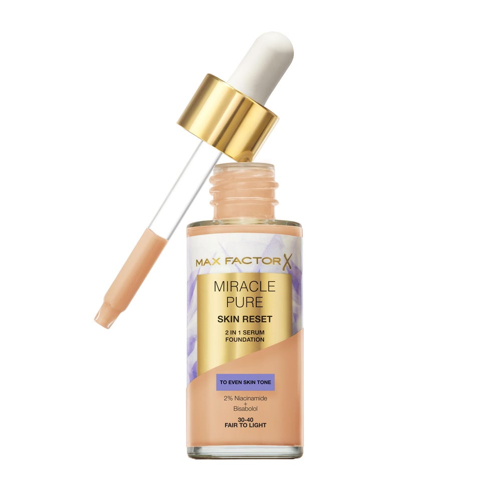 Miracle Pure Skin-Improving Foundation