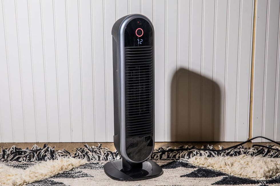 AR122 Therma-Smart Oscillating Tower Space Heater