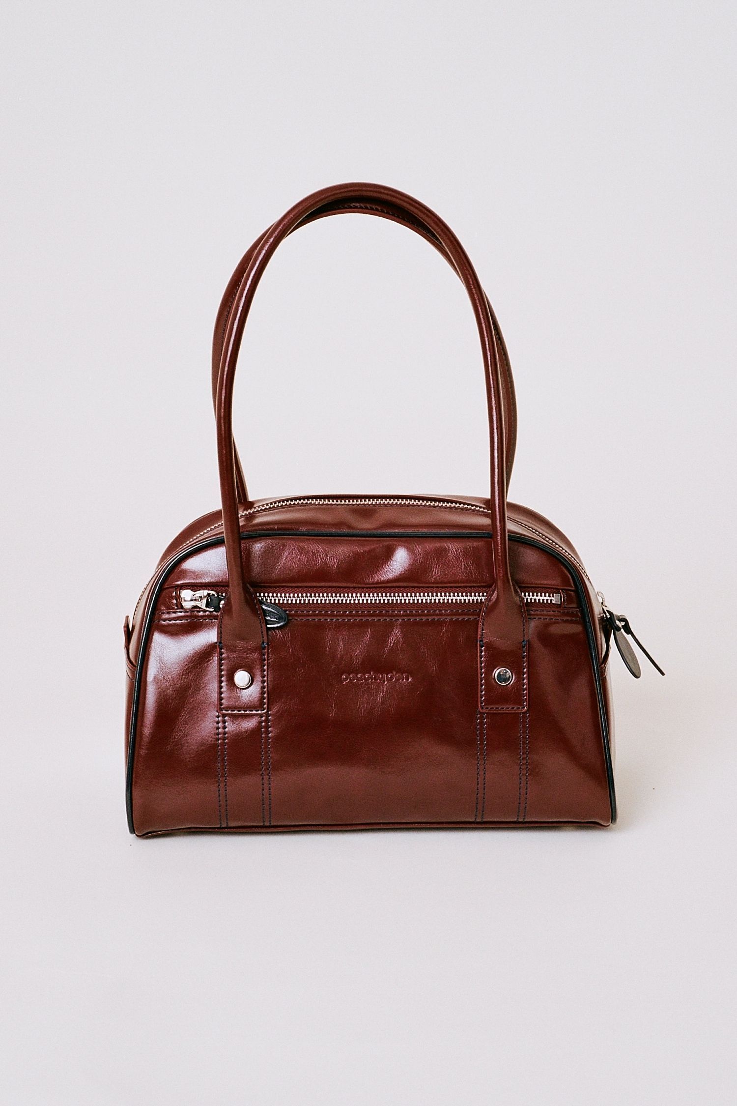 【peachy den】レトロシックなボウラーバッグ♪ Peachy Den's debut bag collection is Y2K arm candy dreams