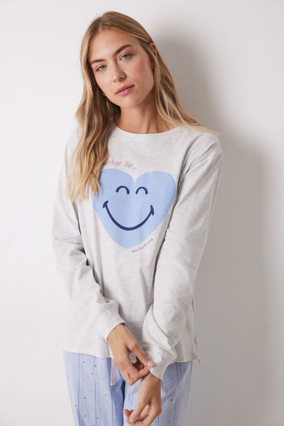 Pijama azul con corazones