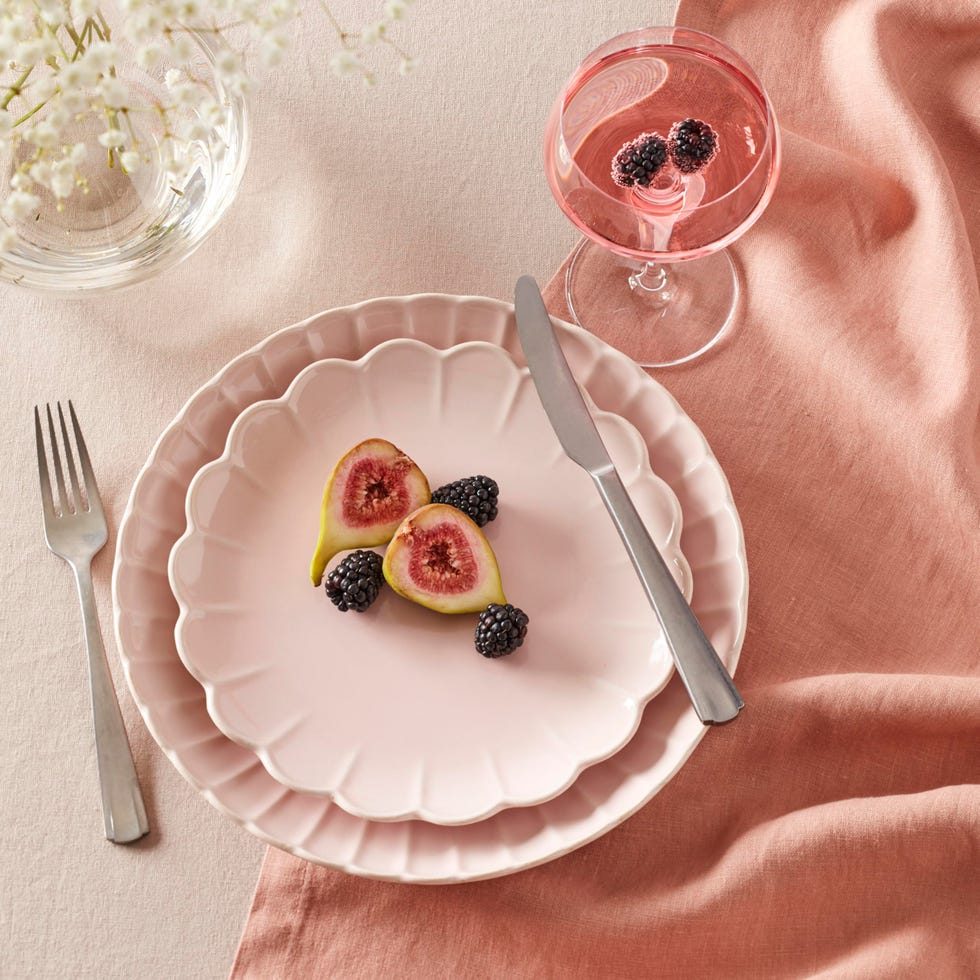 French Perle Scallop Blush Piece Dinnerware Set