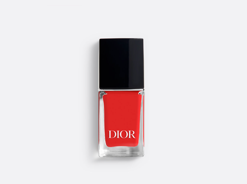 Vernis Nail Polish in 999 Rouge