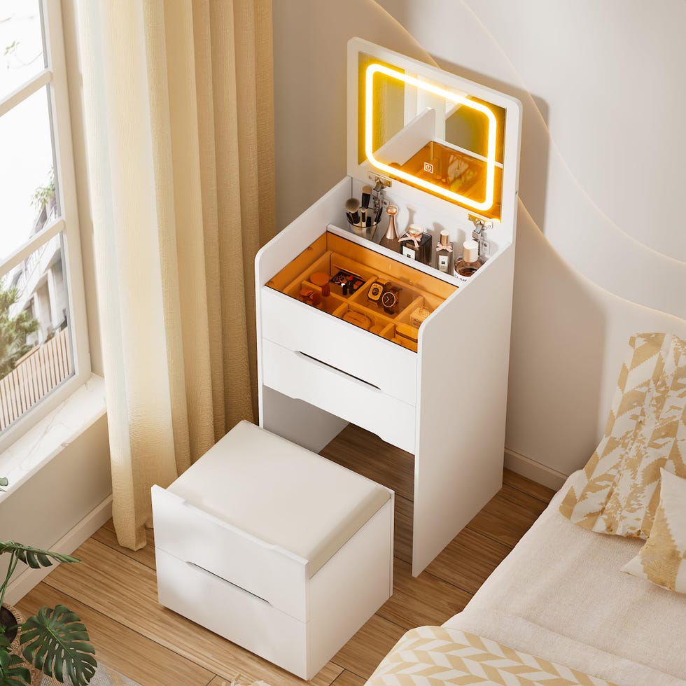 Vanity Desk With Mirror