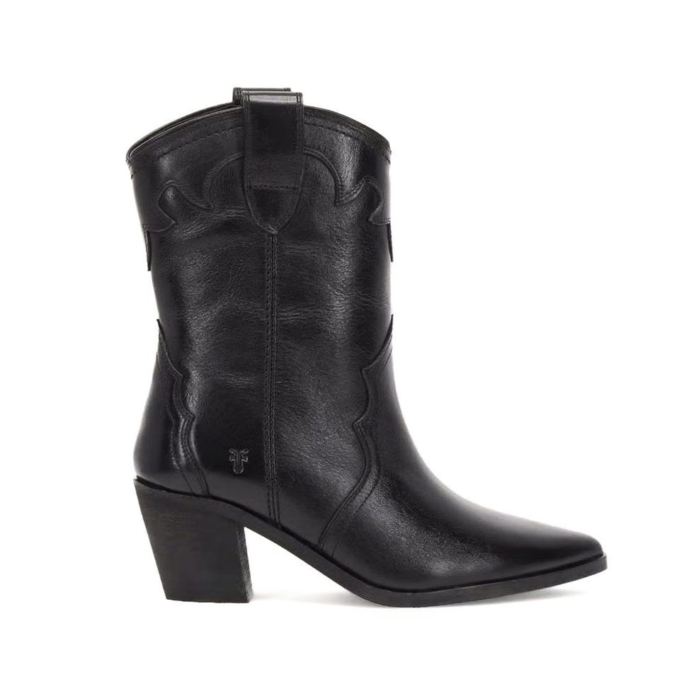 Sara Western Short