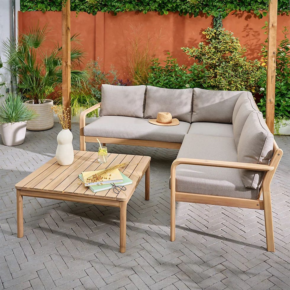 Riveo Natural Garden Furniture Set