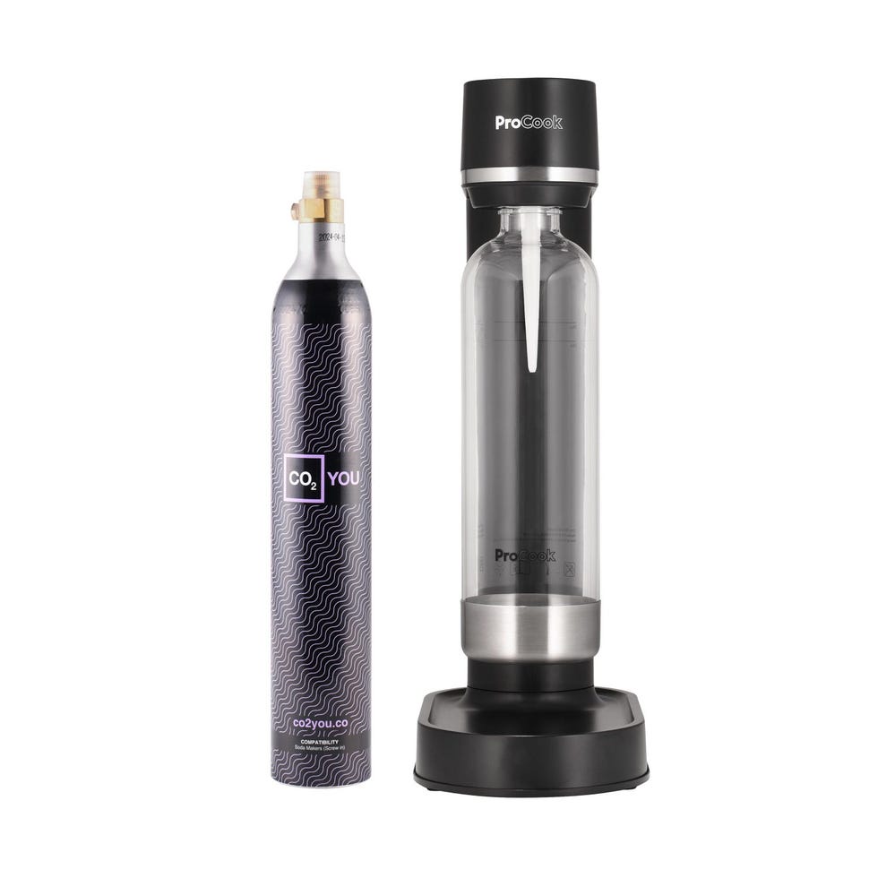 Sparkling Water Maker with Canister 
