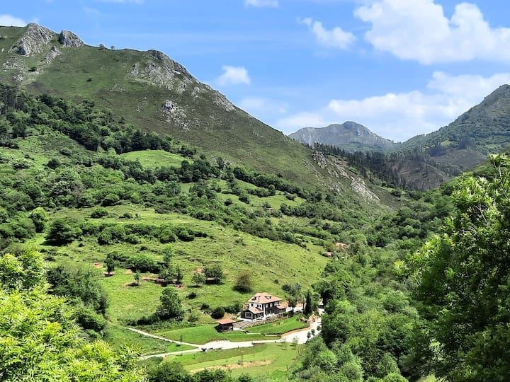 Una casa en medio del Valle de Peme
