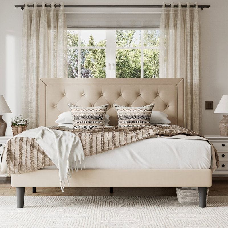 Hegg Tufted Upholstered Platform Bed