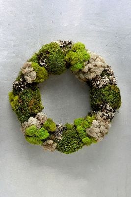 Mixed moss wreath