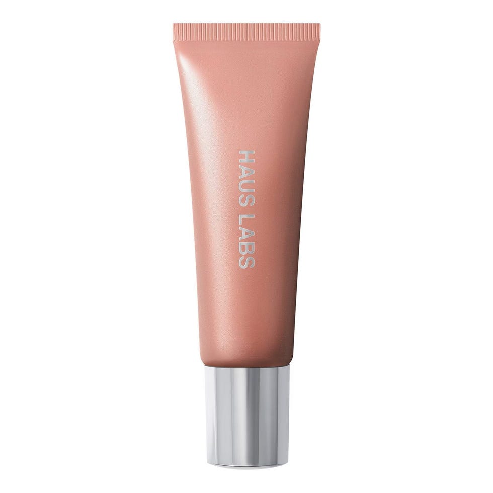 Cream cheek and pigmented lips