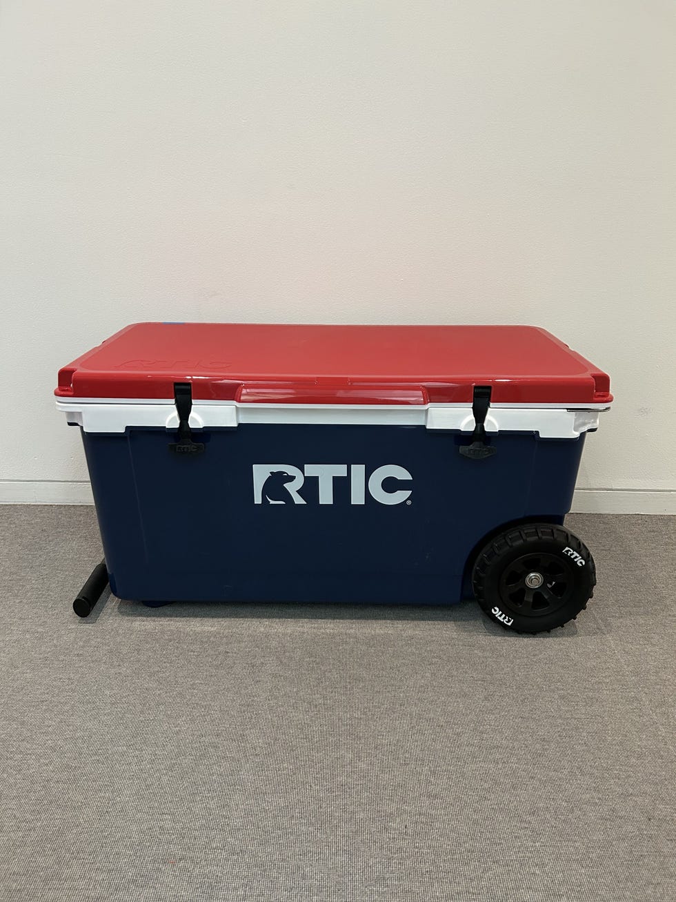 Ultra-Light Wheeled Cooler