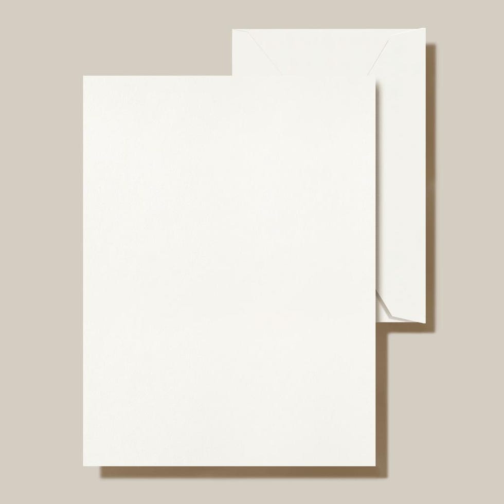 Demi-feuille de papier blanc perle
