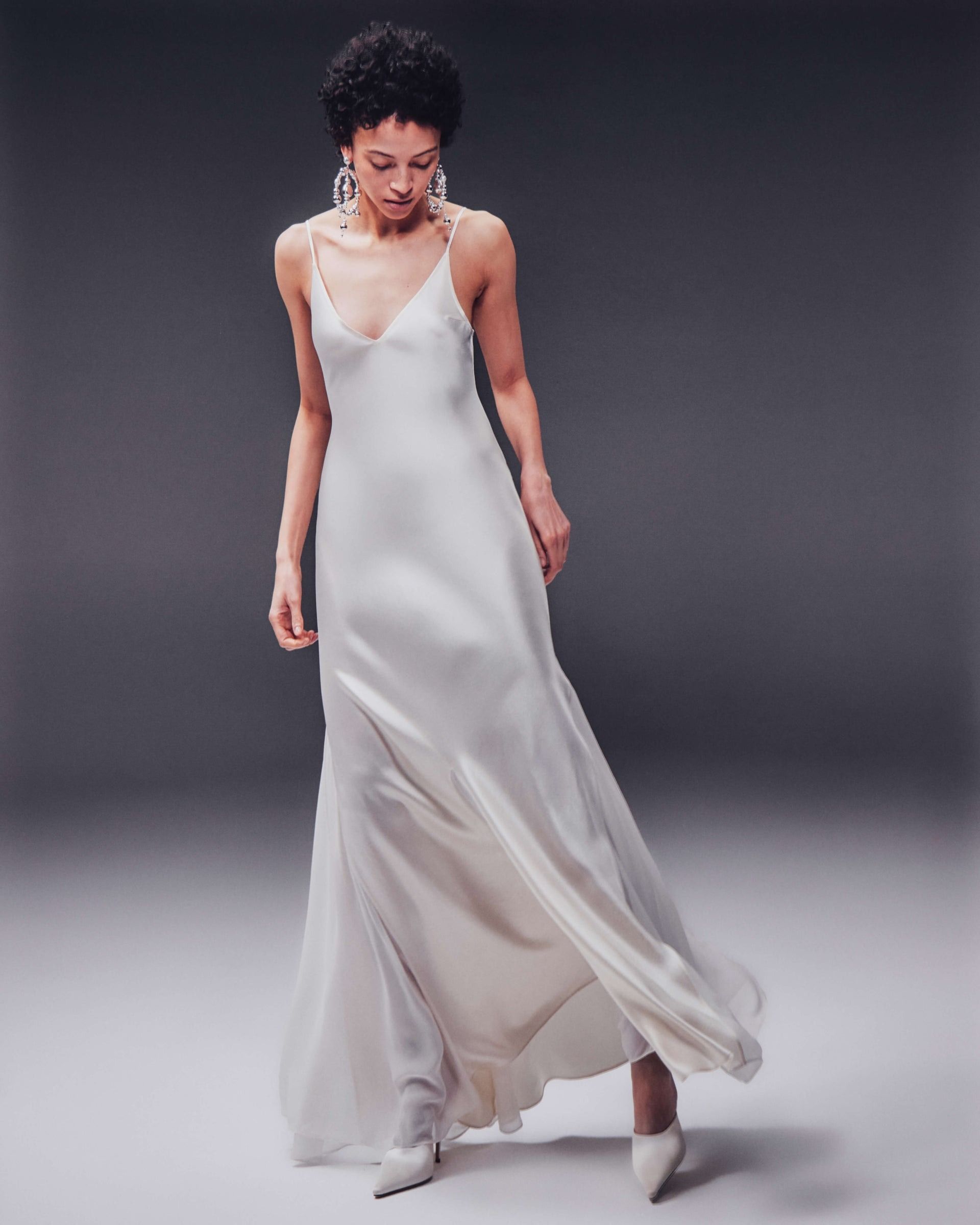 【VICTORIA BECKHAM】サテン スリップ ドレス アイボリー Floor-Length Cami Dress In Ivory | Designer Dresses