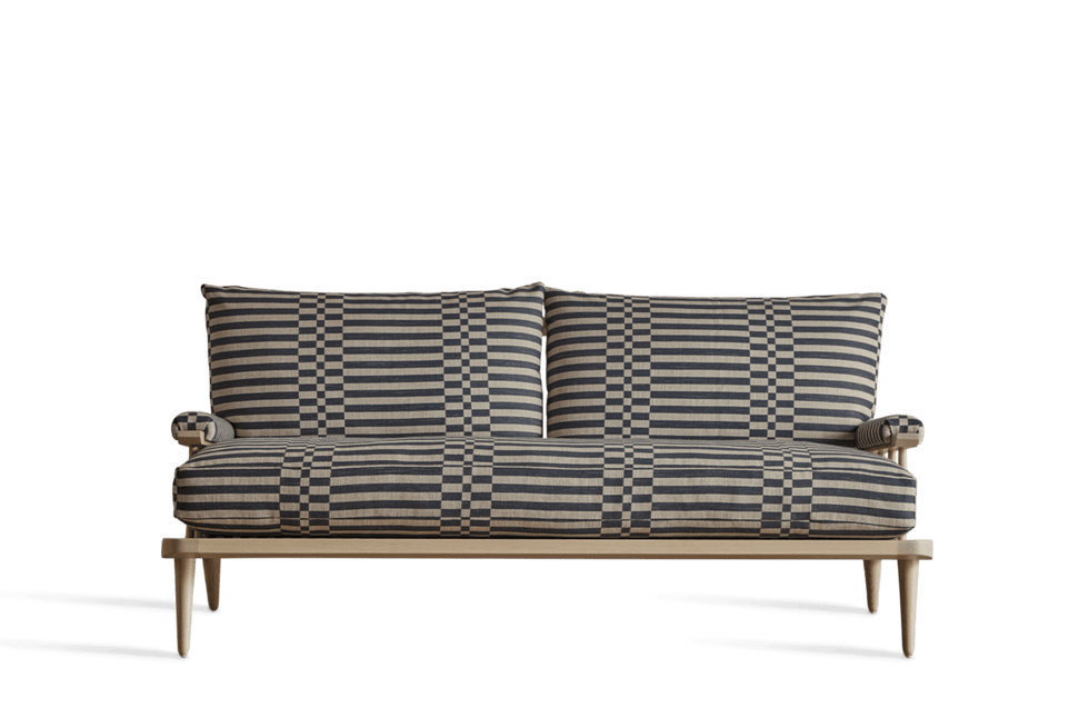 Spindle Back Viewing Settee