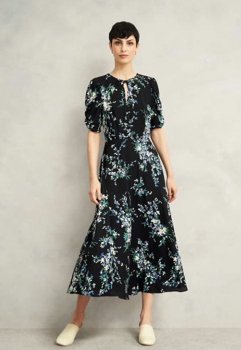  The informal family party wedding: Blenheim tea dress 