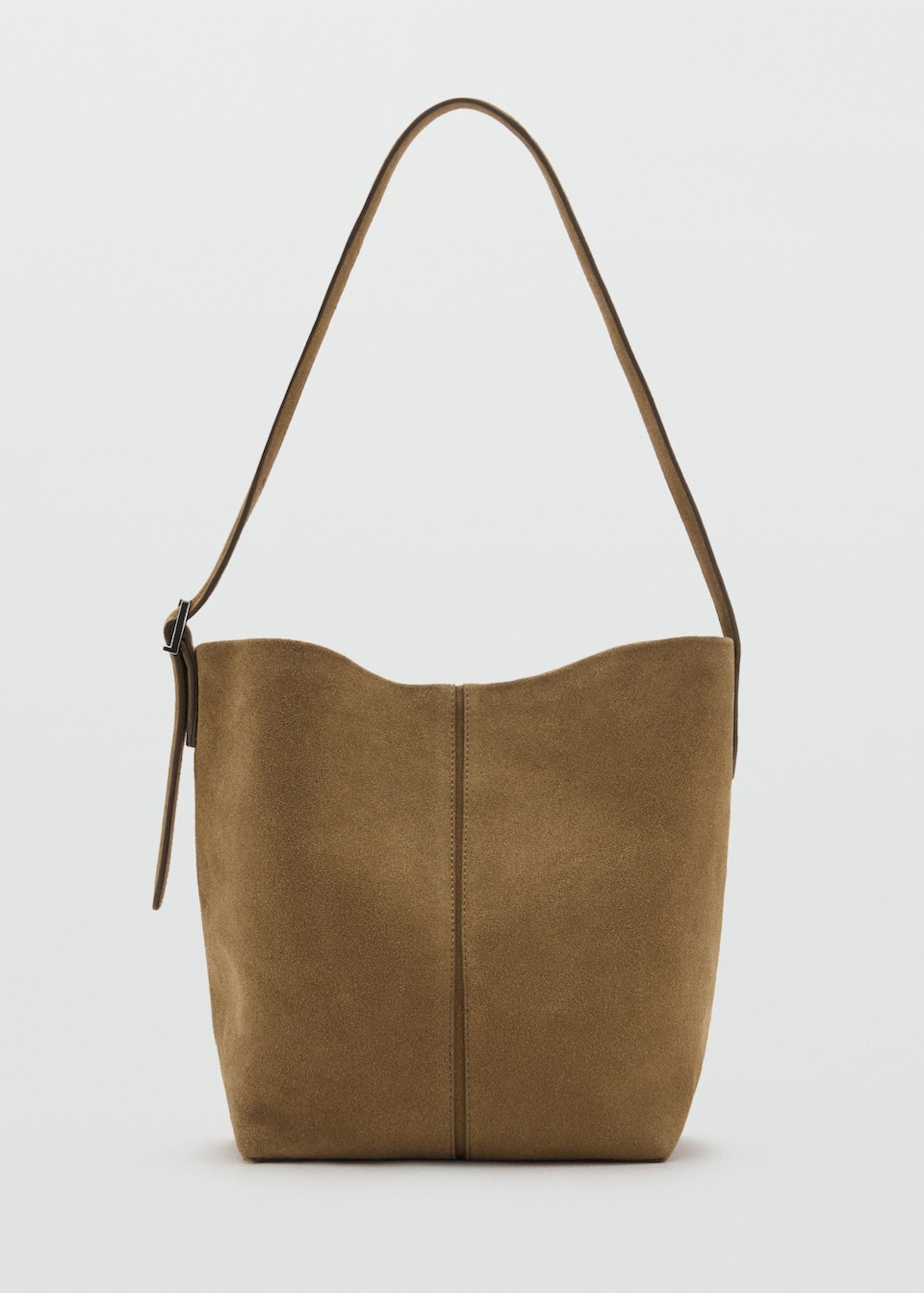 19 Chic Bucket Bags To Wear All Year Long
