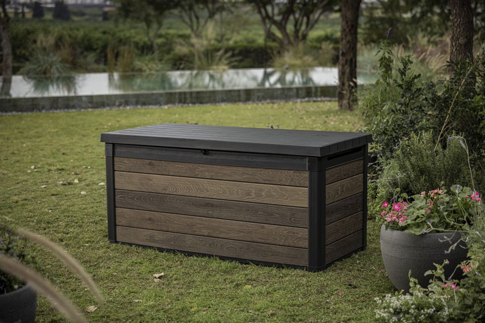 DecoCoat Walnut Resin Deck Box