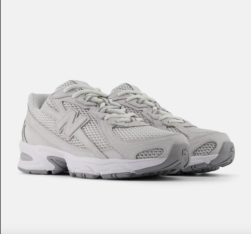 740 Sneakers