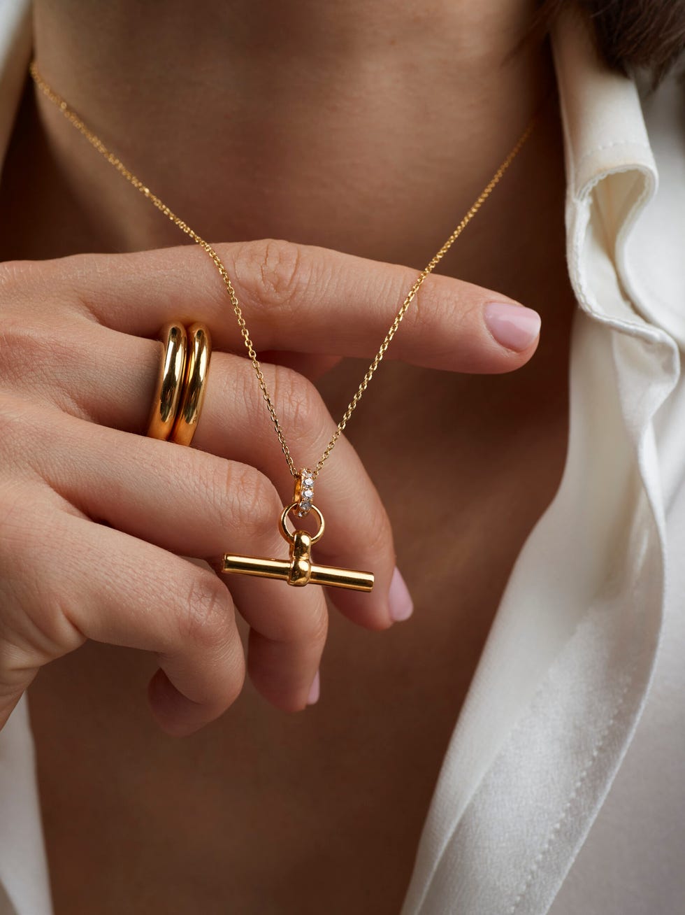 Small Jewelled Gold T-Bar On Trace Chain