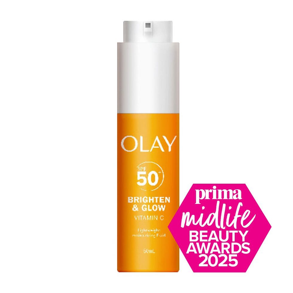 olay vitamin c brighten &amp; glow 3 in1 moisturising fluid spf50+