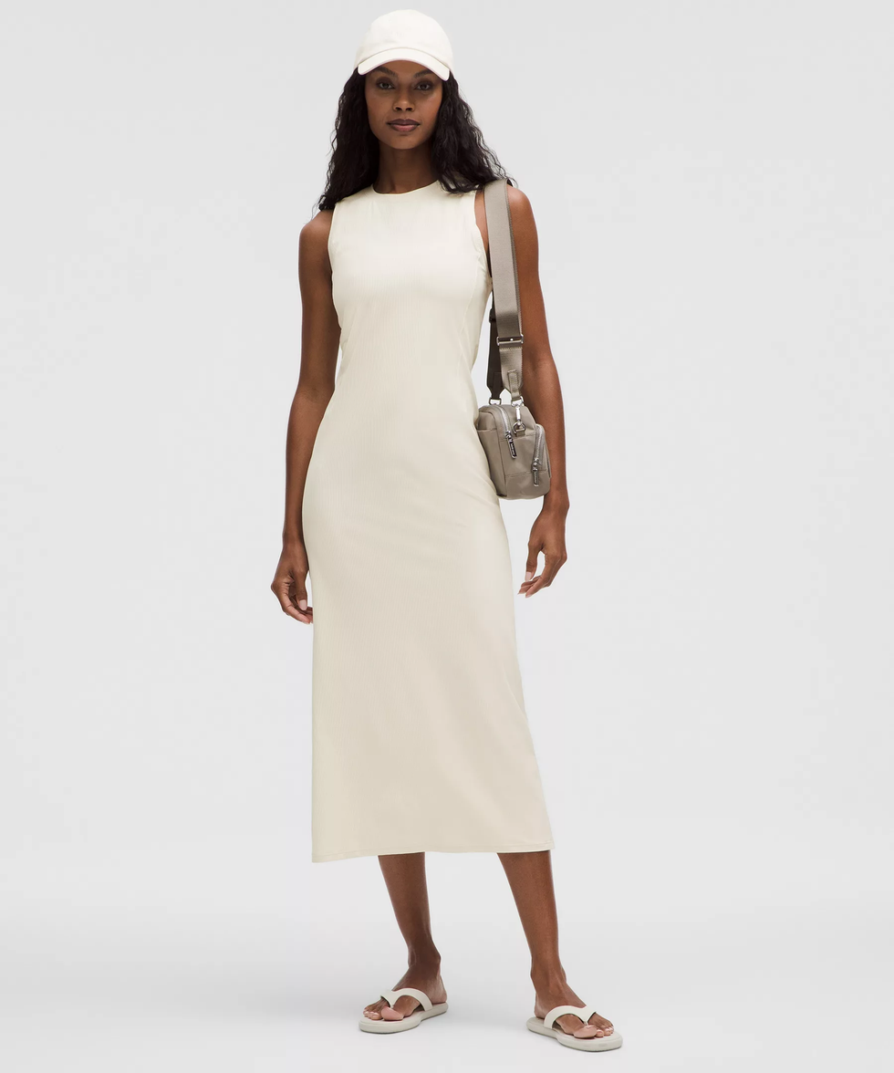 Vestido midi canelado totalmente alinhado