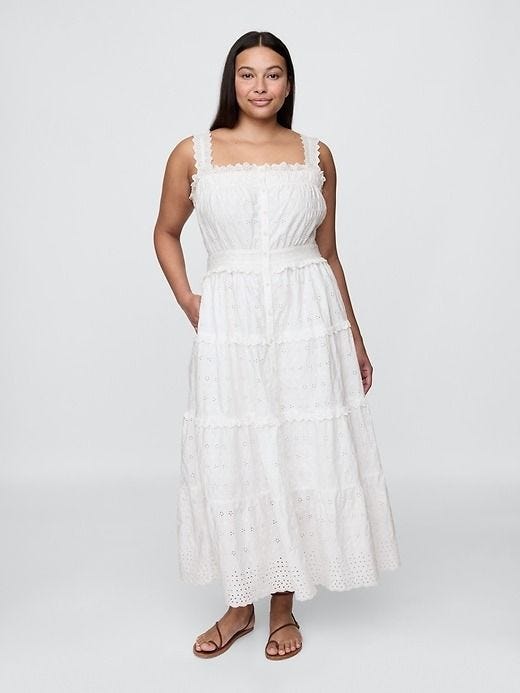 Vestido longo com ilhós