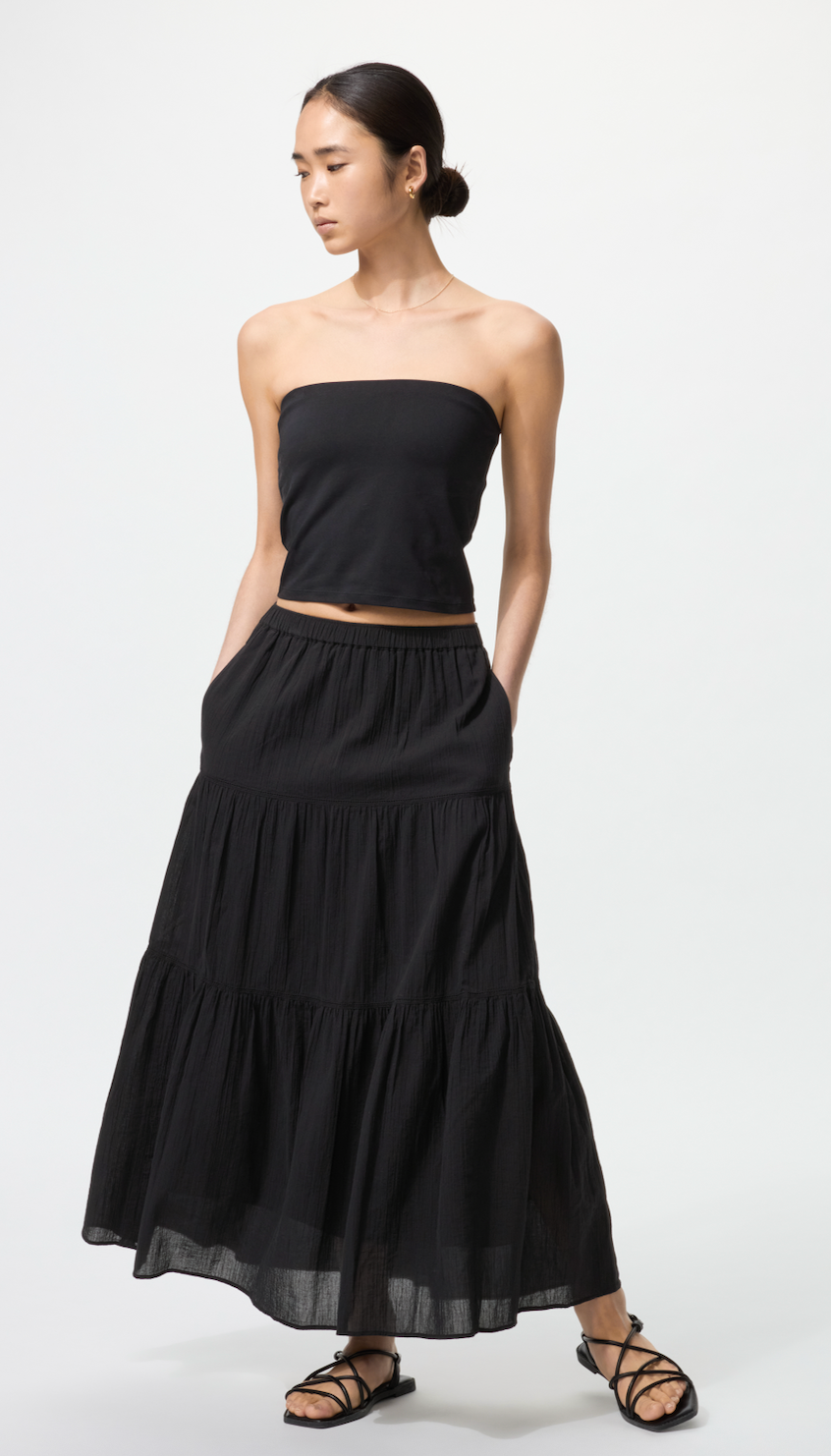 Tiered skirt in black 