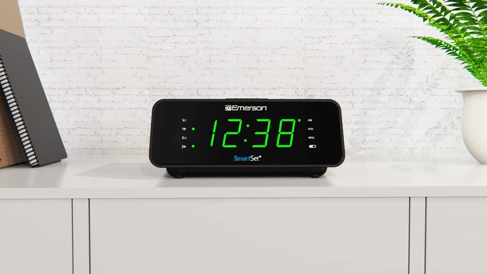 SmartSet Dual Alarm Clock Radio