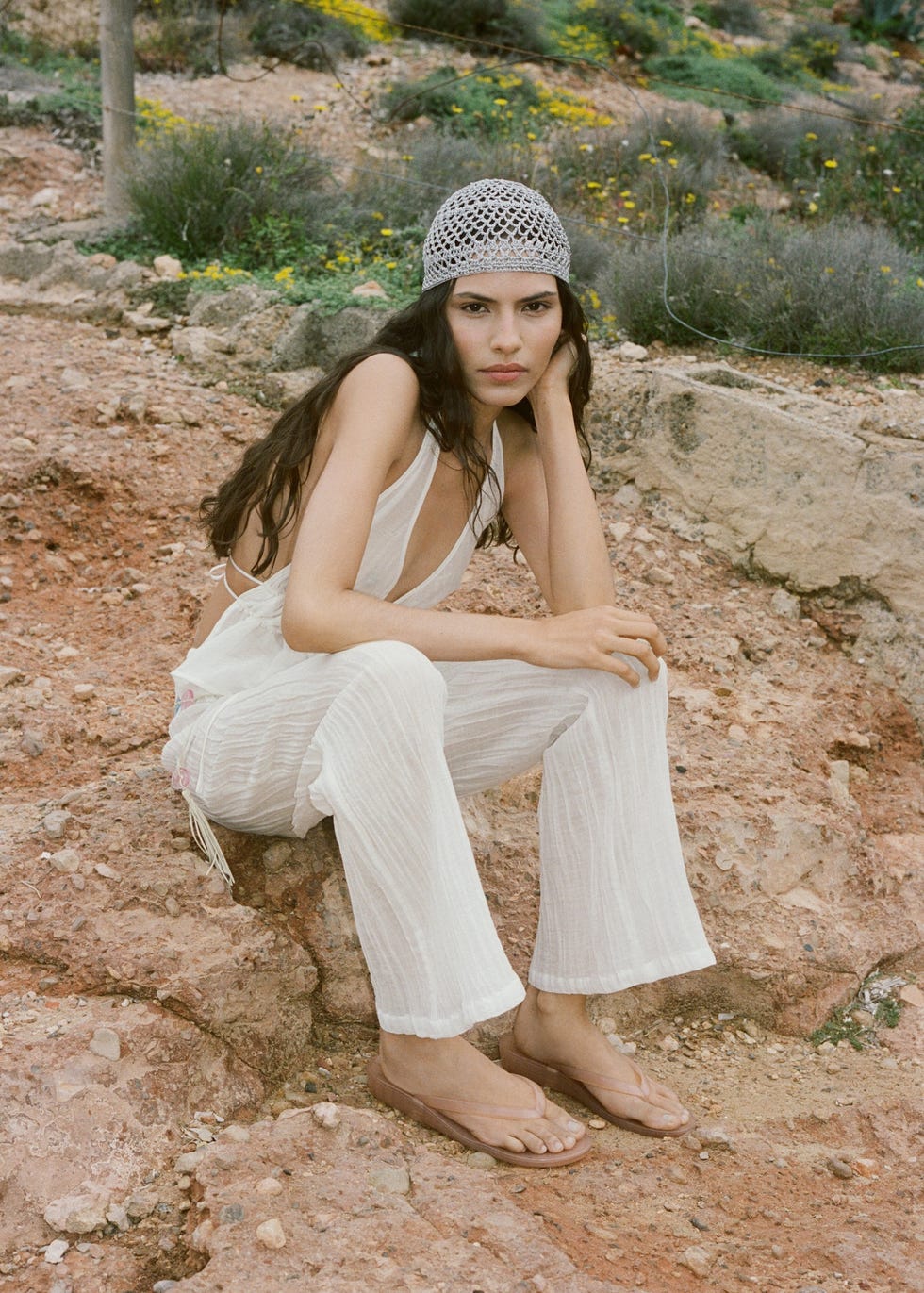 Open-back sandals with strap