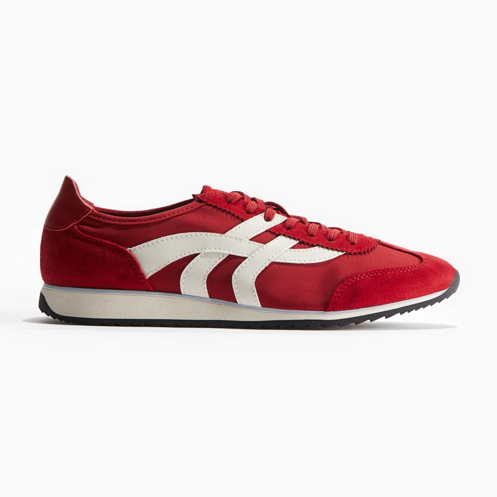 Zapatillas deportivas rojas con plantillas de malla