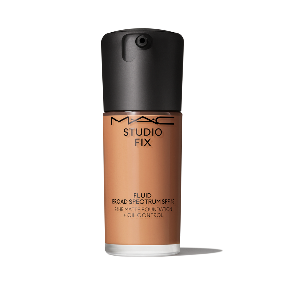Studio Fix Fluid SPF 15 24HR Matte Foundation + Контроль жирности кожи