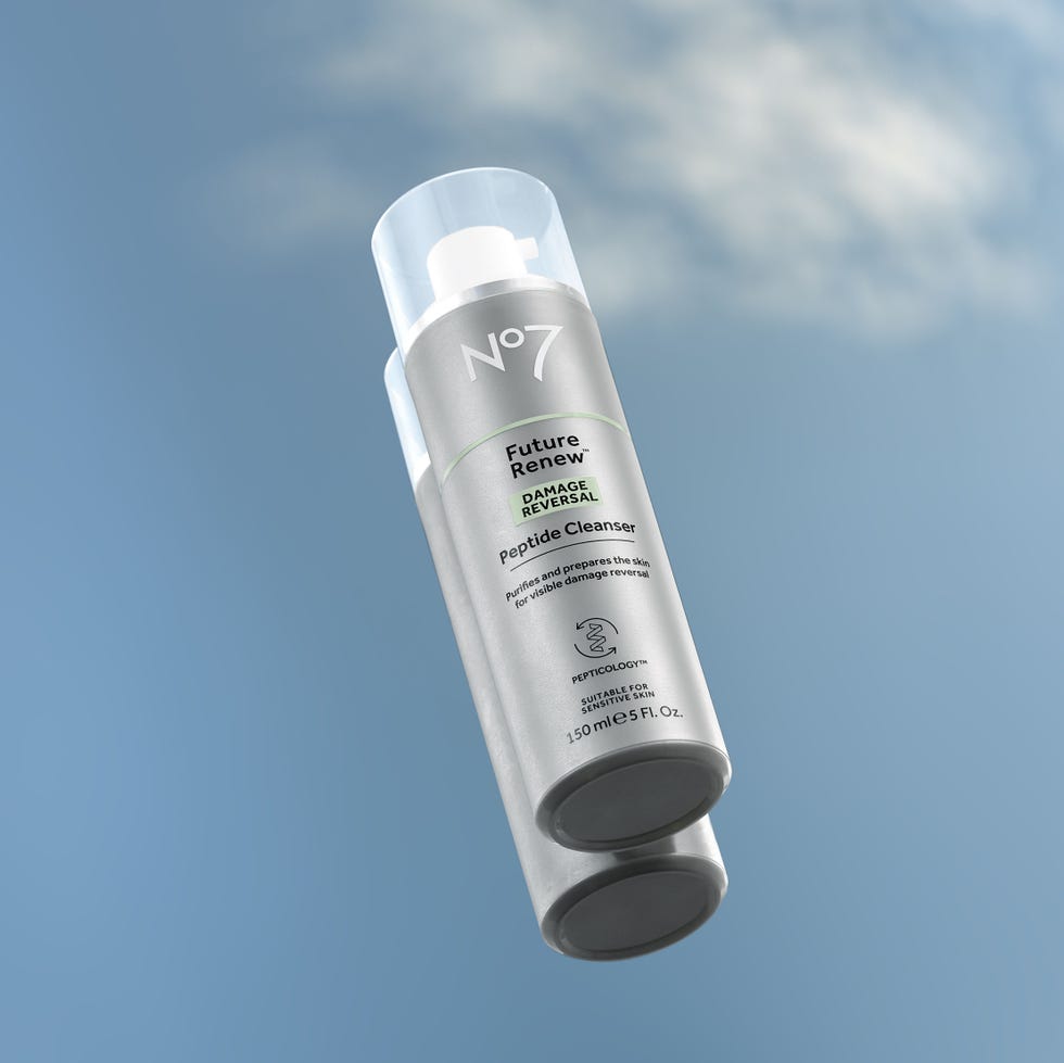 Future Renew Damage Reversal Peptide Cleanser