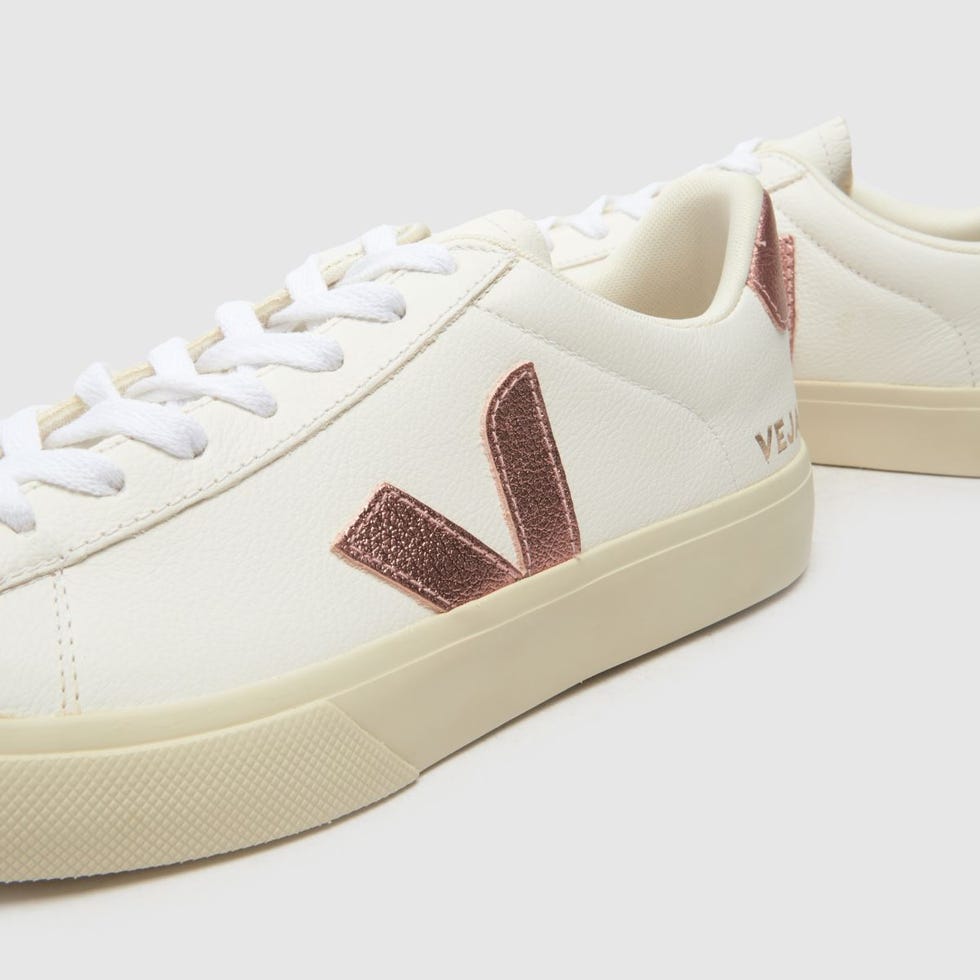 VEJA Campo in White Multi